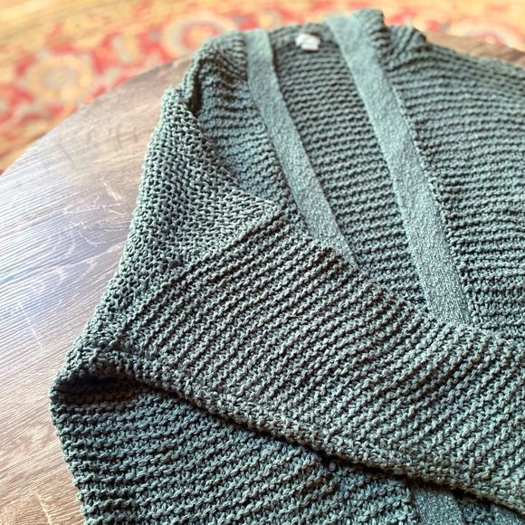 🎶AE Cardigan w/Hood - Picture 5 of 6